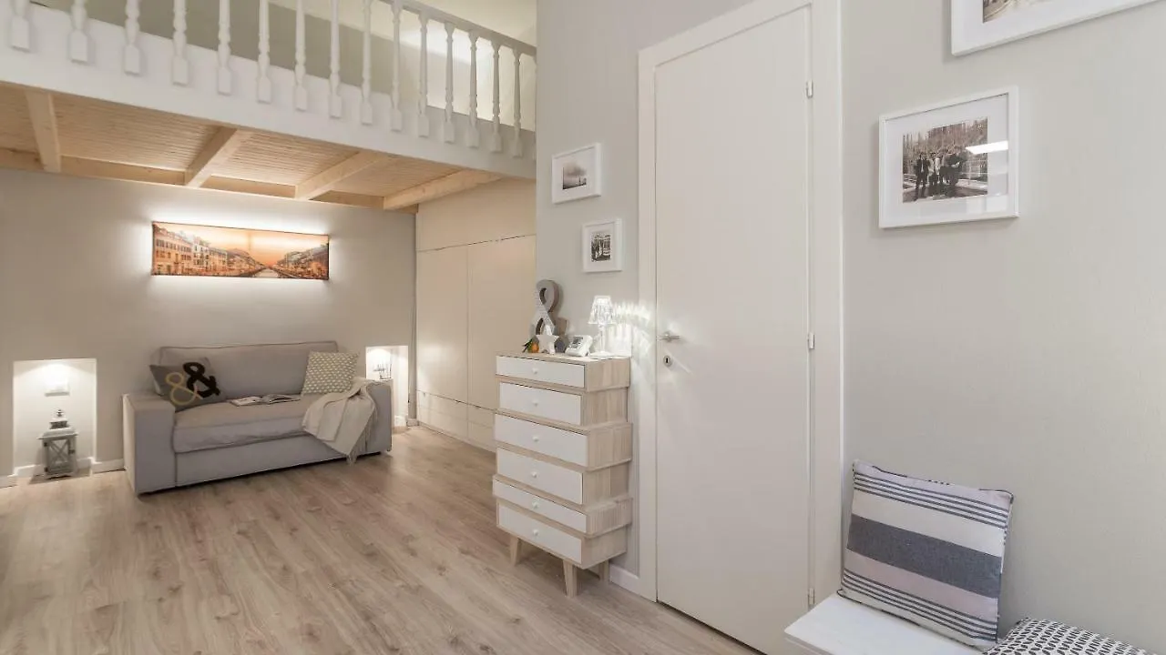 Enjoy Navigli - Milano Apartment 0*, Milan